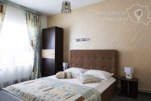 Cazare-la-Pensiunea-PGM-SpaLounge-din-Ranca-Transalpina-DescoperimRomania-14-300x200 Cazare la Pensiunea PGM Spa&Lounge din Ranca - Transalpina - DescoperimRomania (14)