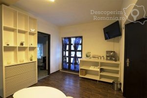 Cazare-la-Pensiunea-PGM-SpaLounge-din-Ranca-Transalpina-DescoperimRomania-21-300x200 Cazare la Pensiunea PGM Spa&Lounge din Ranca - Transalpina - DescoperimRomania (21)