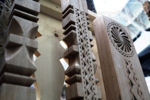 Simbolistica-precreștină-sau-taina-cioplitului-în-lemn-cu-meșterul-Nicolae-Rorau-8-300x200 Simbolistica precreștină sau taina cioplitului în lemn cu meșterul Nicolae Rorau (8)