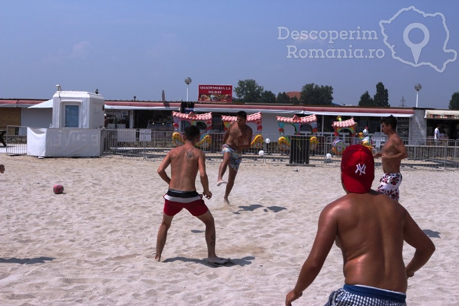Litoralul-Marii-Negre-Costinesti-DescoperimRomania-6 Modalități de distracție la îndemâna oricărui turist în Costinești