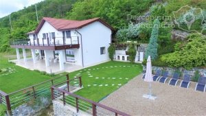 Cazare-la-DuoBlanc-Villa-din-Dubova-Cazanele-Dunarii-DescoperimRomania-14-300x169 Cazare la DuoBlanc Villa din Dubova - Cazanele Dunarii - DescoperimRomania (14)
