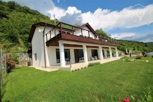 Cazare-la-DuoBlanc-Villa-din-Dubova-Cazanele-Dunarii-DescoperimRomania-25-300x200 Cazare la DuoBlanc Villa din Dubova - Cazanele Dunarii - DescoperimRomania (25)