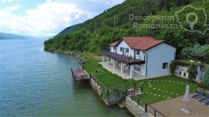 Cazare-la-DuoBlanc-Villa-din-Dubova-Cazanele-Dunarii-DescoperimRomania-7-300x169 Cazare la DuoBlanc Villa din Dubova - Cazanele Dunarii - DescoperimRomania (7)
