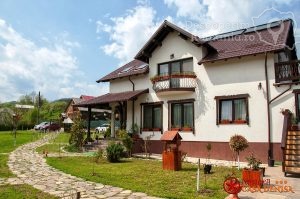 Cazare-la-Pensiunea-Casa-Denisa-din-Sieu-Maramures-DescoperimRomania-21-300x199 Cazare la Pensiunea Casa Denisa din Sieu - Maramures- DescoperimRomania (21)