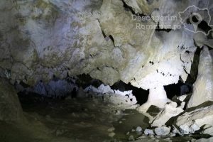 Cheile-oltetului-si-Pestra-Polovragi-miracol-in-inima-muntilor-DescoperimRomania-20-300x200 Cheile oltetului si Pestra Polovragi - miracol in inima muntilor- DescoperimRomania (20)