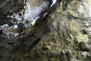 Cheile-oltetului-si-Pestra-Polovragi-miracol-in-inima-muntilor-DescoperimRomania-27-300x200 Cheile oltetului si Pestra Polovragi - miracol in inima muntilor- DescoperimRomania (27)