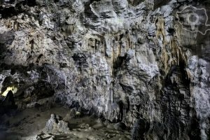 Cheile-oltetului-si-Pestra-Polovragi-miracol-in-inima-muntilor-DescoperimRomania-4-300x200 Cheile oltetului si Pestra Polovragi - miracol in inima muntilor- DescoperimRomania (4)