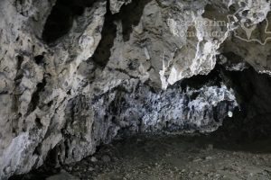 Cheile-oltetului-si-Pestra-Polovragi-miracol-in-inima-muntilor-DescoperimRomania-51-300x200 Cheile oltetului si Pestra Polovragi - miracol in inima muntilor- DescoperimRomania (51)