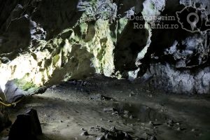 Cheile-oltetului-si-Pestra-Polovragi-miracol-in-inima-muntilor-DescoperimRomania-7-300x200 Cheile oltetului si Pestra Polovragi - miracol in inima muntilor- DescoperimRomania (7)