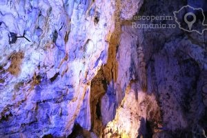 Pestera-Muierii-Cea-mai-vizitata-pestera-Cazare-Oltenia-Atractii-Oltenia-DescoperimRomania.ro-20-300x200 Pestera Muierii - Cea mai vizitata pestera - Cazare Oltenia - Atractii Oltenia - DescoperimRomania.ro (20)