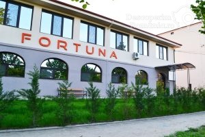 Cazare-la-Complex-Fortuna-din-Eforie-Sud-Litoaralul-Marii-Negre-DescoperimRomania-2-300x200 Cazare la Complex Fortuna din Eforie Sud - Litoaralul Marii Negre- DescoperimRomania (2)
