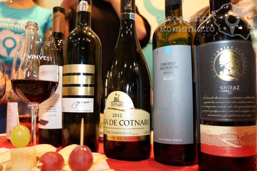 Vintest-Iubesc-Vinul-Romanesc-DescoperimRomania-2-900x600 Vintest - Iubesc Vinul Romanesc - DescoperimRomania (2)