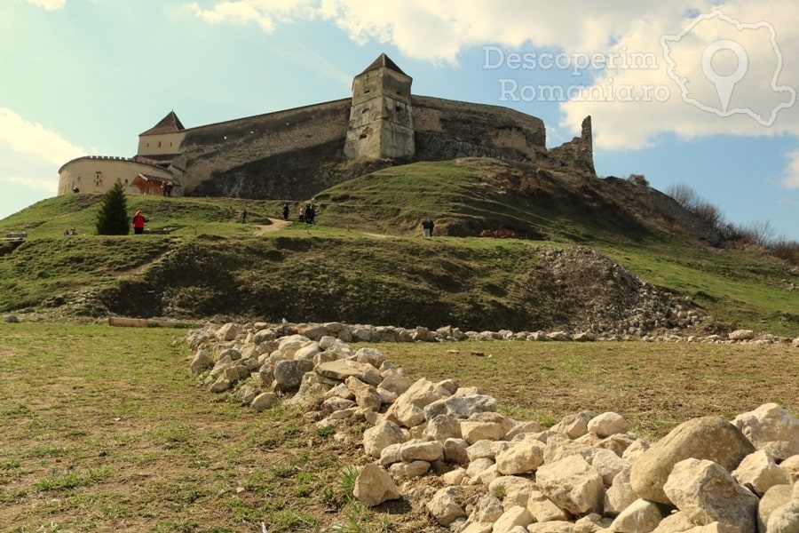 Cetatea-Râșnov-–-Falnic-supraveghtor-al-Râșnovului-DescoperimRomania-12--5x100 Cetatea Râșnov – Falnic supraveghtor al Râșnovului