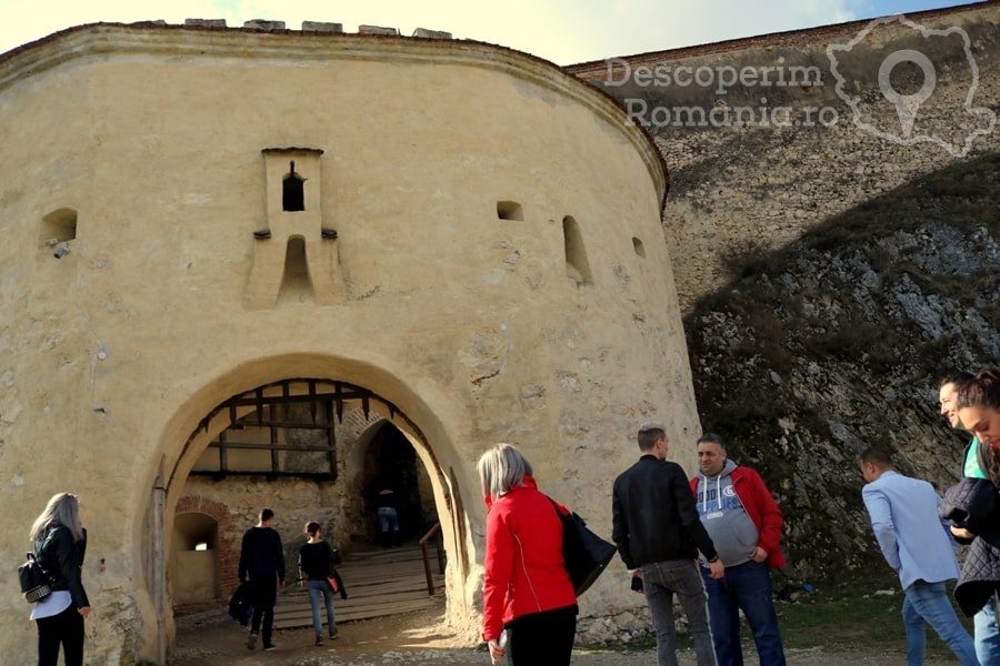 Cetatea-Râșnov-–-Falnic-supraveghtor-al-Râșnovului-DescoperimRomania-16--5x100 Cetatea Râșnov – Falnic supraveghtor al Râșnovului