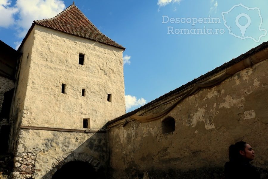 Cetatea-Râșnov-–-Falnic-supraveghtor-al-Râșnovului-DescoperimRomania-21--5x100 Cetatea Râșnov – Falnic supraveghtor al Râșnovului