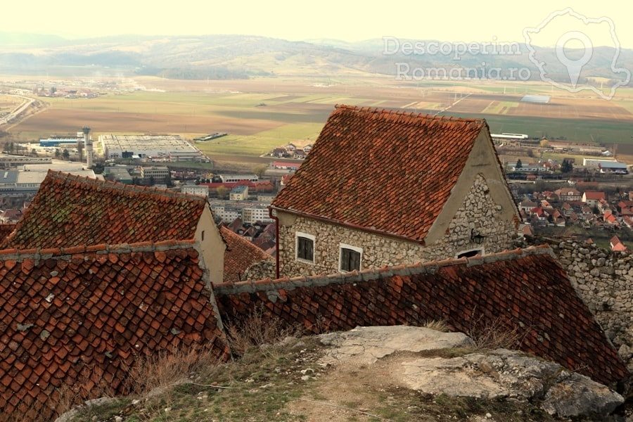Cetatea-Râșnov-–-Falnic-supraveghtor-al-Râșnovului-DescoperimRomania-26--5x100 Cetatea Râșnov – Falnic supraveghtor al Râșnovului