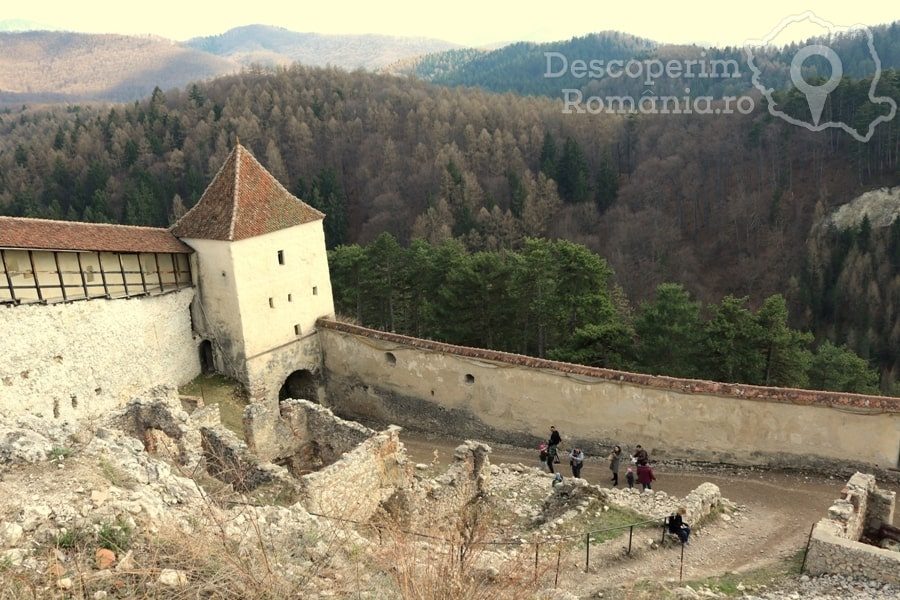 Cetatea-Râșnov-–-Falnic-supraveghtor-al-Râșnovului-DescoperimRomania-27--5x100 Cetatea Râșnov – Falnic supraveghtor al Râșnovului