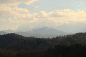 Cetatea-Râșnov-–-Falnic-supraveghtor-al-Râșnovului-DescoperimRomania-30-300x200 Cetatea Râșnov – Falnic supraveghtor al Râșnovului - DescoperimRomania (30)