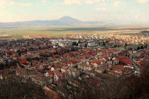 Cetatea-Râșnov-–-Falnic-supraveghtor-al-Râșnovului-DescoperimRomania-57-300x200 Cetatea Râșnov – Falnic supraveghtor al Râșnovului - DescoperimRomania (57)