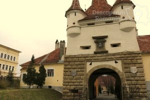 Descoperim-Brasovul-Istorie-cultura-si-povesti-sasesti-DescoperimRomania-5-300x200 Descoperim Brasovul - Istorie, cultura si povesti sasesti - DescoperimRomania (5)