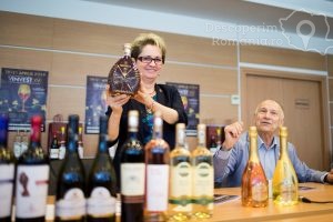 VINVEST-2019-În-premieră-spumant-cu-particule-de-aur-DescoperimRomania-26-300x200 VINVEST 2019 - În premieră spumant cu particule de aur - DescoperimRomania (26)