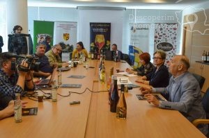 VINVEST-2019-În-premieră-spumant-cu-particule-de-aur-DescoperimRomania-47-300x199 VINVEST 2019 - În premieră spumant cu particule de aur - DescoperimRomania (47)