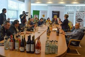 VINVEST-2019-În-premieră-spumant-cu-particule-de-aur-DescoperimRomania-54-300x199 VINVEST 2019 - În premieră spumant cu particule de aur - DescoperimRomania (54)