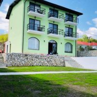 Cazare la Casa de la Dunare din Eselnita