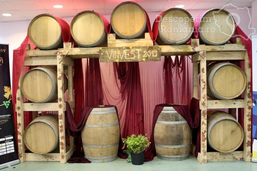 VINVEST-Degustări-speciale-și-vinuri-produse-la-Muntele-Athos-DescoperimRomania-2-900x600 VINVEST Degustări speciale și vinuri produse la Muntele Athos - DescoperimRomania (2)