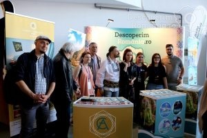 VINVEST-Degustări-speciale-și-vinuri-produse-la-Muntele-Athos-DescoperimRomania-23-300x200 VINVEST Degustări speciale și vinuri produse la Muntele Athos - DescoperimRomania (23)
