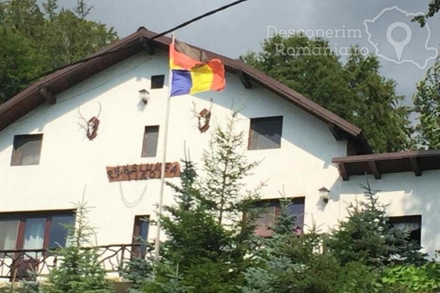 Cazare-la-Pensiunea-Tirol-din-Parang-Cazare-Retezat-Parang-DescoperimRomania-1-900x600 Cazare la Pensiunea Tirol din Parang - Cazare Retezat - Parang - DescoperimRomania (1)