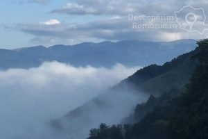 Cazare-la-Pensiunea-Tirol-din-Parang-Cazare-Retezat-Parang-DescoperimRomania-30-300x200 Cazare la Pensiunea Tirol din Parang - Cazare Retezat - Parang - DescoperimRomania (30)