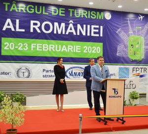 Targul-de-Turism-al-Romaniei-Ediția-de-primavara-DescoperimRomania-2-300x273 19.000 de pasionați de călătorii la Târgul de Turism al României