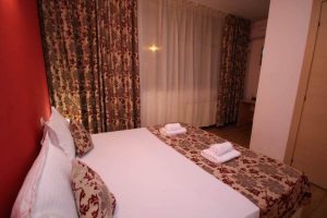 Cazare-la-Comfort-Apartments-Timisoara-Apartament-Bordeaux-Cazare-in-Timisoara-DescoperimRomania.ro-10-300x200 Cazare la Comfort Apartments Timisoara - Apartament Bordeaux - Cazare in Timisoara - DescoperimRomania.ro (10)