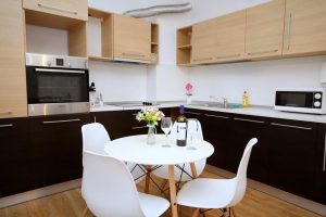 Cazare-la-Comfort-Apartments-Timisoara-Apartament-Clasic-Cazare-in-Timisoara-DescoperimRomania.ro-19-300x200 Cazare la Comfort Apartments Timisoara - Apartament Clasic - Cazare in Timisoara - DescoperimRomania.ro (19)