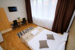 Cazare-la-Comfort-Apartments-Timisoara-Apartament-Clasic-Cazare-in-Timisoara-DescoperimRomania.ro-5-300x200 Cazare la Comfort Apartments Timisoara - Apartament Clasic - Cazare in Timisoara - DescoperimRomania.ro (5)