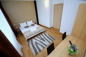 Cazare-la-Comfort-Apartments-Timisoara-Apartament-Clasic-Cazare-in-Timisoara-DescoperimRomania.ro-6-300x200 Cazare la Comfort Apartments Timisoara - Apartament Clasic - Cazare in Timisoara - DescoperimRomania.ro (6)