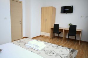 Cazare-la-Comfort-Apartments-Timisoara-Apartament-Clasic-Cazare-in-Timisoara-DescoperimRomania.ro-9-300x200 Cazare la Comfort Apartments Timisoara - Apartament Clasic - Cazare in Timisoara - DescoperimRomania.ro (9)