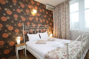 Cazare-la-Comfort-Apartments-Timisoara-Apartament-Coral-Cazare-in-Timisoara-DescoperimRomania.ro-2-1-300x200 Cazare la Comfort Apartments Timisoara - Apartament Coral - Cazare in Timisoara - DescoperimRomania.ro (2)