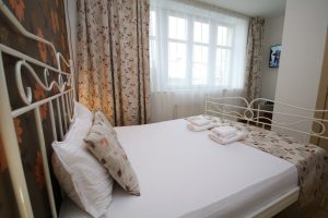 Cazare-la-Comfort-Apartments-Timisoara-Apartament-Coral-Cazare-in-Timisoara-DescoperimRomania.ro-9-1-300x200 Cazare la Comfort Apartments Timisoara - Apartament Coral - Cazare in Timisoara - DescoperimRomania.ro (9)