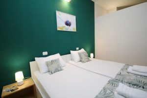 Cazare-la-Comfort-Apartments-Timisoara-Apartament-Lime-Cazare-in-Timisoara-DescoperimRomania.ro-10-300x200 Cazare la Comfort Apartments Timisoara - Apartament Lime - Cazare in Timisoara - DescoperimRomania.ro (10)