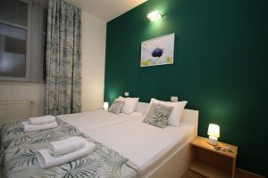 Cazare-la-Comfort-Apartments-Timisoara-Apartament-Lime-Cazare-in-Timisoara-DescoperimRomania.ro-11-300x200 Cazare la Comfort Apartments Timisoara - Apartament Lime - Cazare in Timisoara - DescoperimRomania.ro (11)