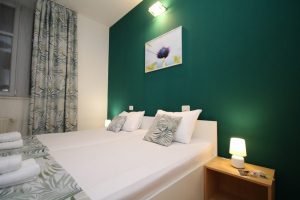 Cazare-la-Comfort-Apartments-Timisoara-Apartament-Lime-Cazare-in-Timisoara-DescoperimRomania.ro-13-300x200 Cazare la Comfort Apartments Timisoara - Apartament Lime - Cazare in Timisoara - DescoperimRomania.ro (13)
