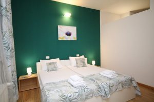 Cazare-la-Comfort-Apartments-Timisoara-Apartament-Lime-Cazare-in-Timisoara-DescoperimRomania.ro-6-300x200 Cazare la Comfort Apartments Timisoara - Apartament Lime - Cazare in Timisoara - DescoperimRomania.ro (6)