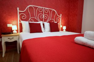 Cazare-la-Comfort-Apartments-Timisoara-Apartament-Romantic-Cazare-in-Timisoara-DescoperimRomania.ro-19-300x200 Cazare la Comfort Apartments Timisoara - Apartament Romantic - Cazare in Timisoara - DescoperimRomania.ro (19)