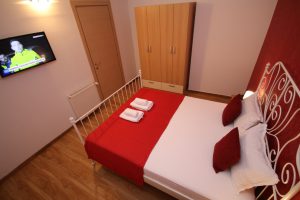 Cazare-la-Comfort-Apartments-Timisoara-Apartament-Romantic-Cazare-in-Timisoara-DescoperimRomania.ro-25-300x200 Cazare la Comfort Apartments Timisoara - Apartament Romantic - Cazare in Timisoara - DescoperimRomania.ro (25)