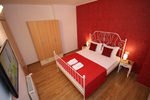 Cazare-la-Comfort-Apartments-Timisoara-Apartament-Romantic-Cazare-in-Timisoara-DescoperimRomania.ro-27-300x200 Cazare la Comfort Apartments Timisoara - Apartament Romantic - Cazare in Timisoara - DescoperimRomania.ro (27)