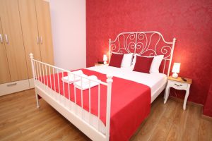 Cazare-la-Comfort-Apartments-Timisoara-Apartament-Romantic-Cazare-in-Timisoara-DescoperimRomania.ro-28-300x200 Cazare la Comfort Apartments Timisoara - Apartament Romantic - Cazare in Timisoara - DescoperimRomania.ro (28)