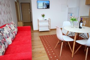 Cazare-la-Comfort-Apartments-Timisoara-Apartament-Romantic-Cazare-in-Timisoara-DescoperimRomania.ro-8-300x200 Cazare la Comfort Apartments Timisoara - Apartament Romantic - Cazare in Timisoara - DescoperimRomania.ro (8)