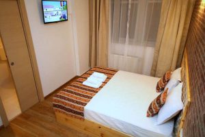 Cazare-la-Comfort-Apartments-Timisoara-Apartament-Rustic-Cazare-in-Timisoara-DescoperimRomania.ro-14-300x200 Cazare la Comfort Apartments Timisoara - Apartament Rustic - Cazare in Timisoara - DescoperimRomania.ro (14)